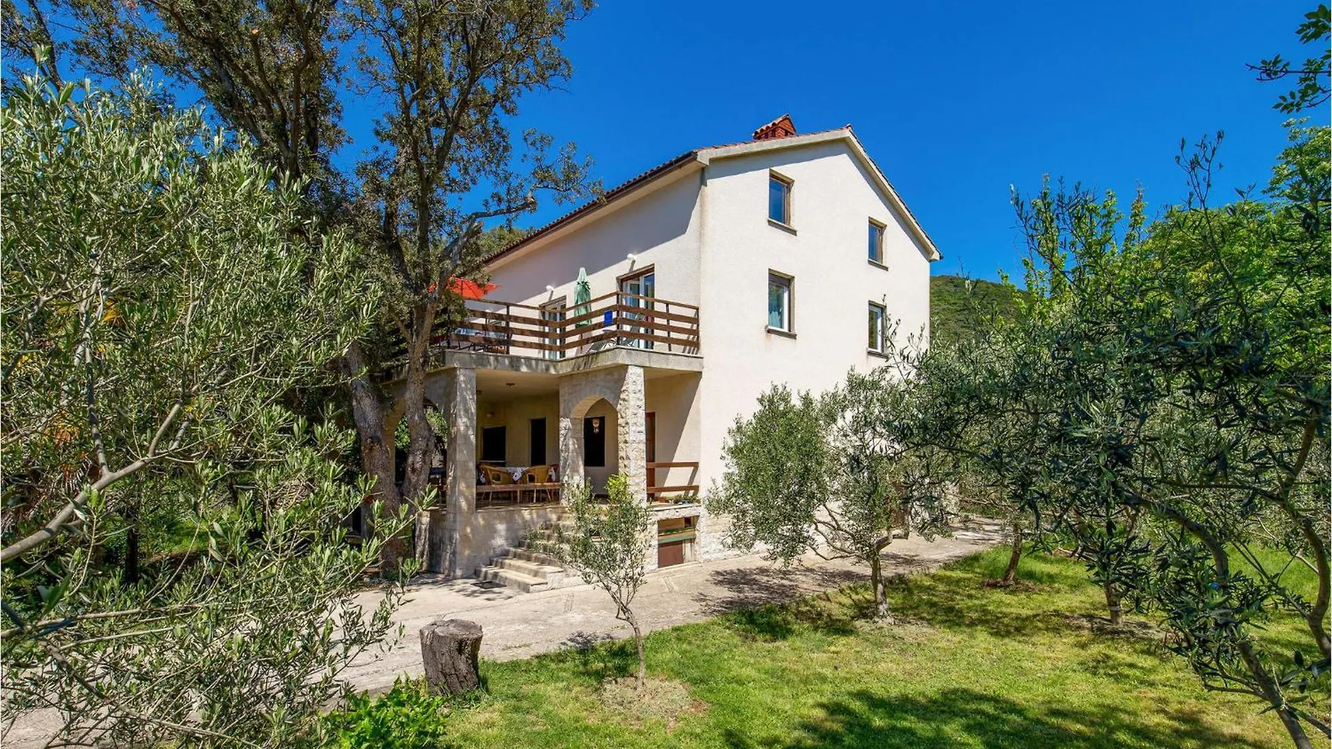 3 Bedroom Nice Apartment In Cres