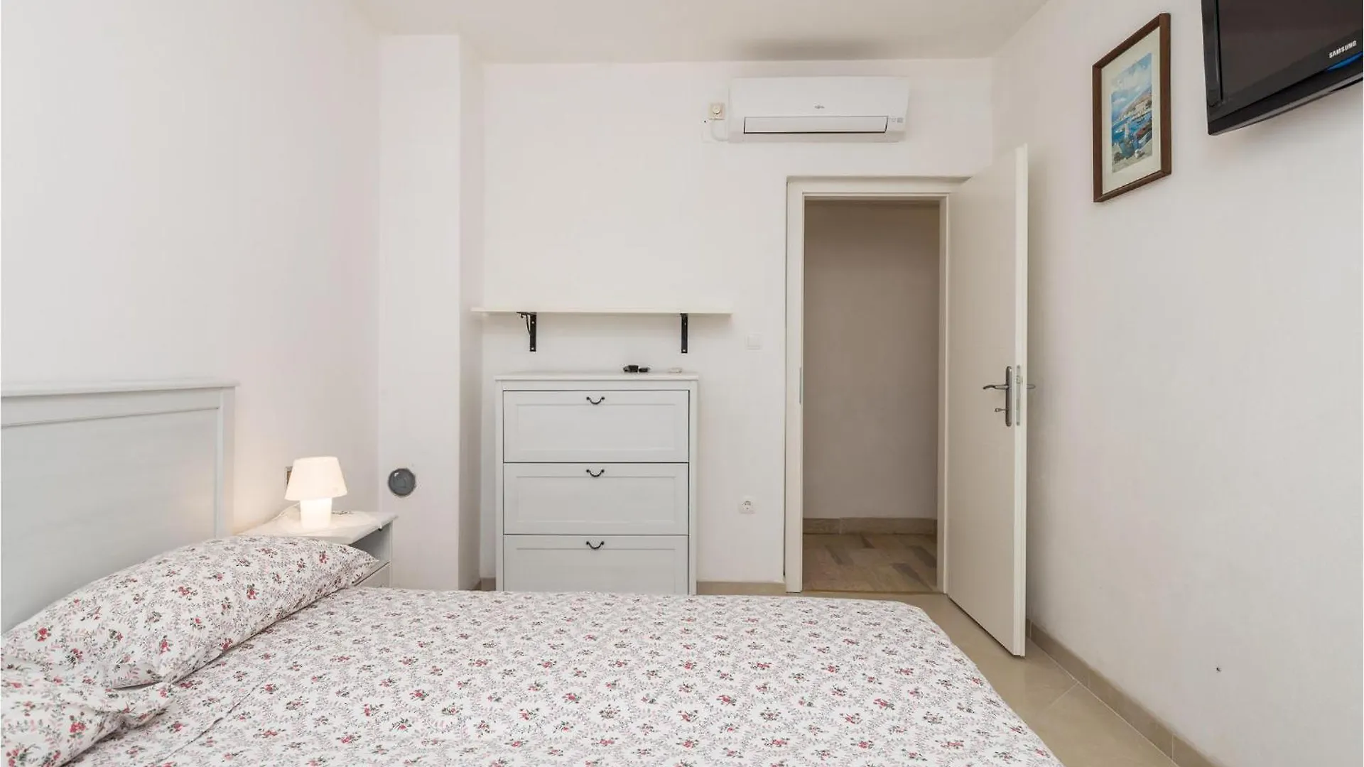 3 Bedroom Nice Apartment In Cres 0*,  Kroatien
